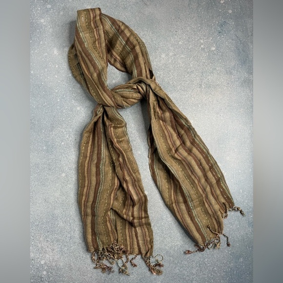 Elegant Scarf Made in India - 100% Viscose - Picture 1 of 4
